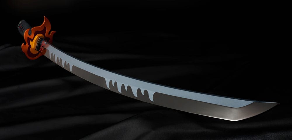 Demon Slayer: Kimetsu no Yaiba Proplica Replik 1/1 Nichirin Schwert (Tanjiro Kamado) Kyojuro Rengoku´s Sword Gueard Ver. 88 cm - Versand: 5-7 Tage nach Bestellung