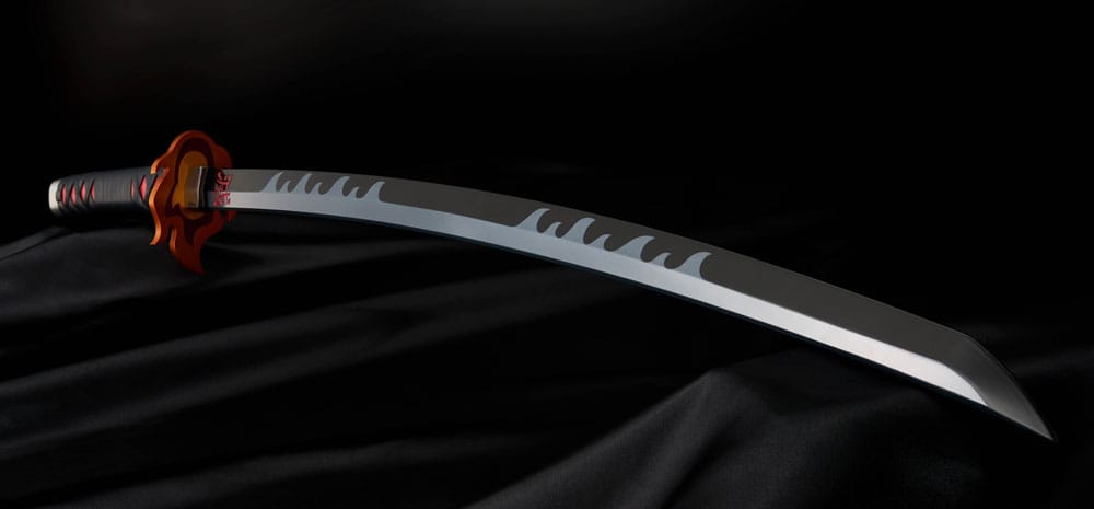 Demon Slayer: Kimetsu no Yaiba Proplica Replik 1/1 Nichirin Schwert (Tanjiro Kamado) Kyojuro Rengoku´s Sword Gueard Ver. 88 cm - Versand: 5-7 Tage nach Bestellung