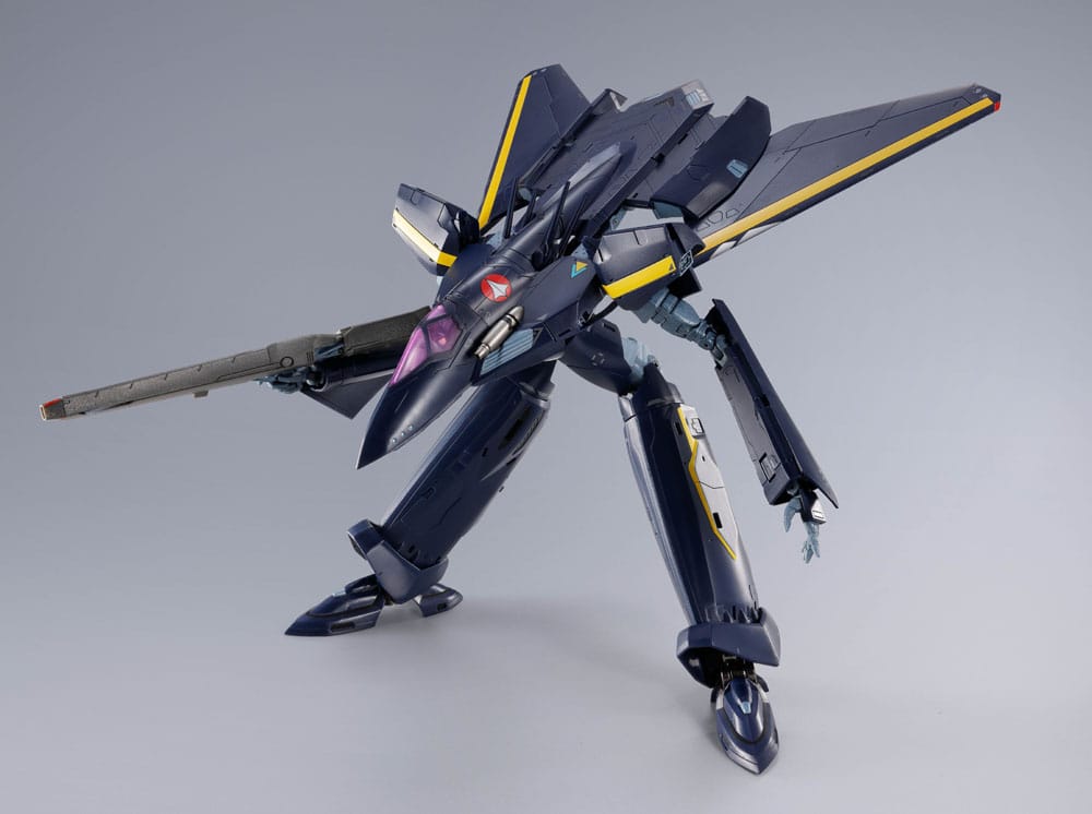 Macross 7 DX Chogokin Actionfigur VF-17S Nightmare Stealthvalkyrie (Gamlin Kizaki use) 25 cm - Preorder - ETA: 25.05.2026