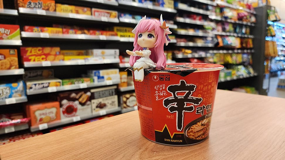 Goddess of Victory: Nikke Cup Noodle Holder PVC Statue Dorothy 9 cm - Versand: 5-7 Tage nach Bestellung