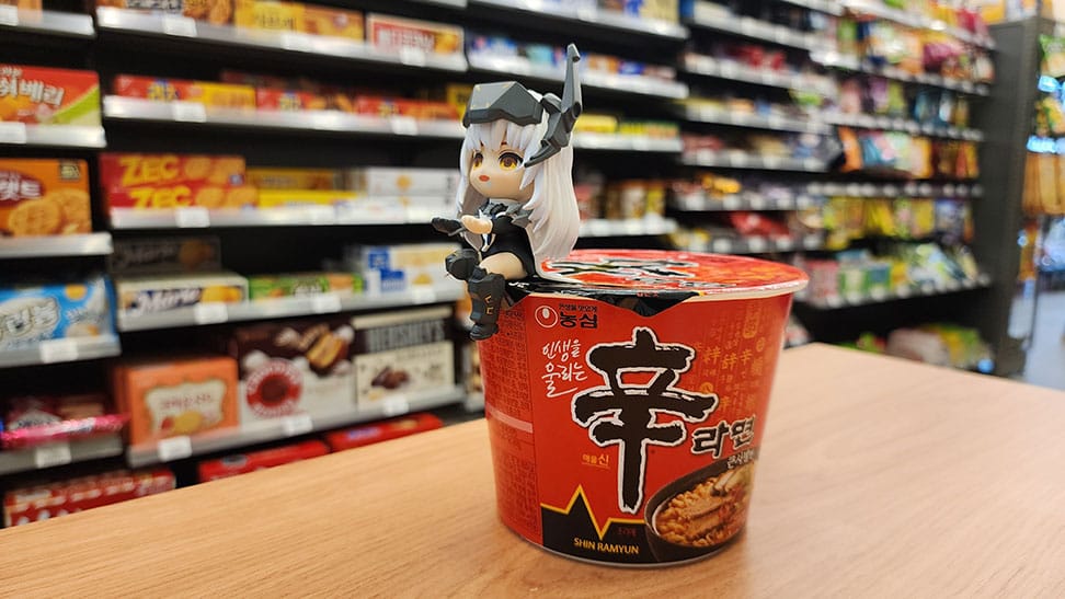 Goddess of Victory: Nikke Cup Noodle Holder PVC Statue Snow White 10 cm - Versand: 5-7 Tage nach Bestellung