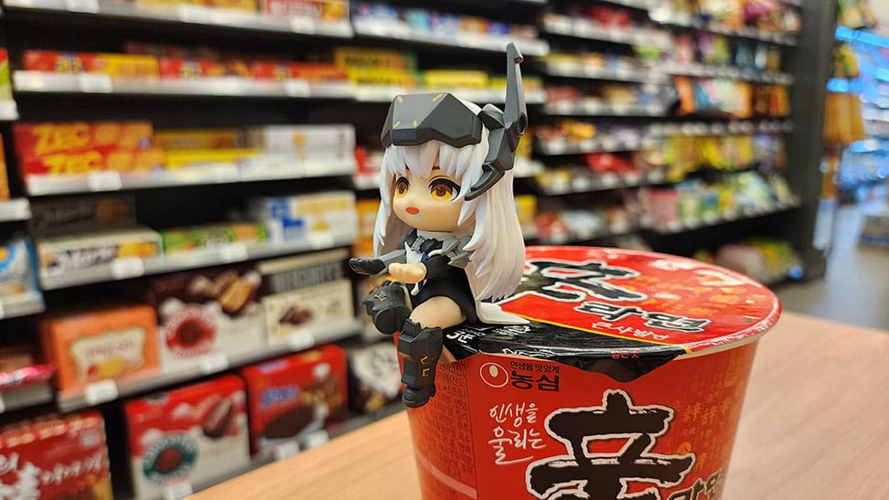 Goddess of Victory: Nikke Cup Noodle Holder PVC Statue Snow White 10 cm - Versand: 5-7 Tage nach Bestellung