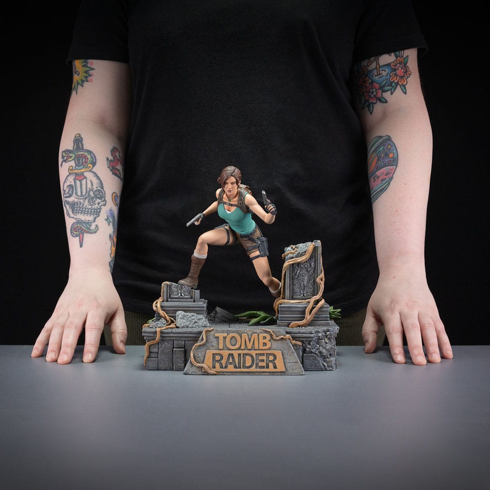 Tomb Raider PVC Statue Lara Croft 24 cm - Versand: 5-7 Tage nach Bestellung