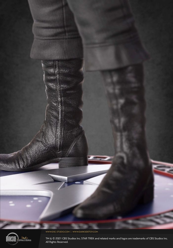 Star Trek Musuem Statue 1/3 Captain James T Kirk 64 cm - Versand: 5-7 Tage nach Bestellung