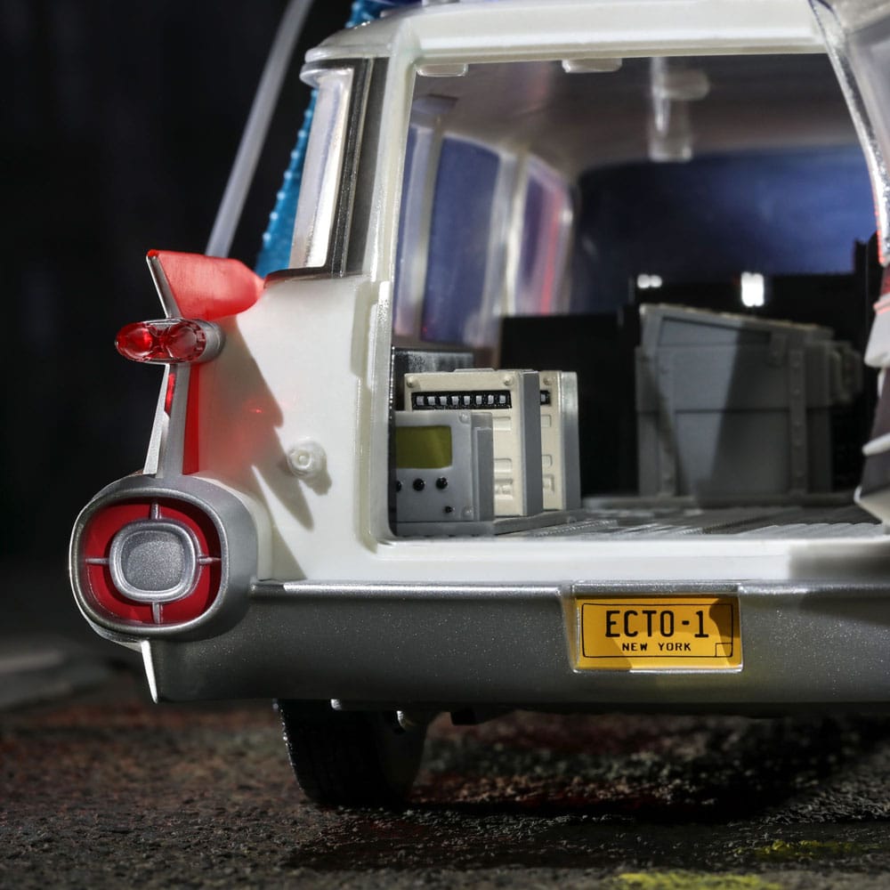 Ghostbusters Plasma Series Fahrzeug 1/18 Ecto-1 (1984) - Versand: 5-7 Tage nach Bestellung