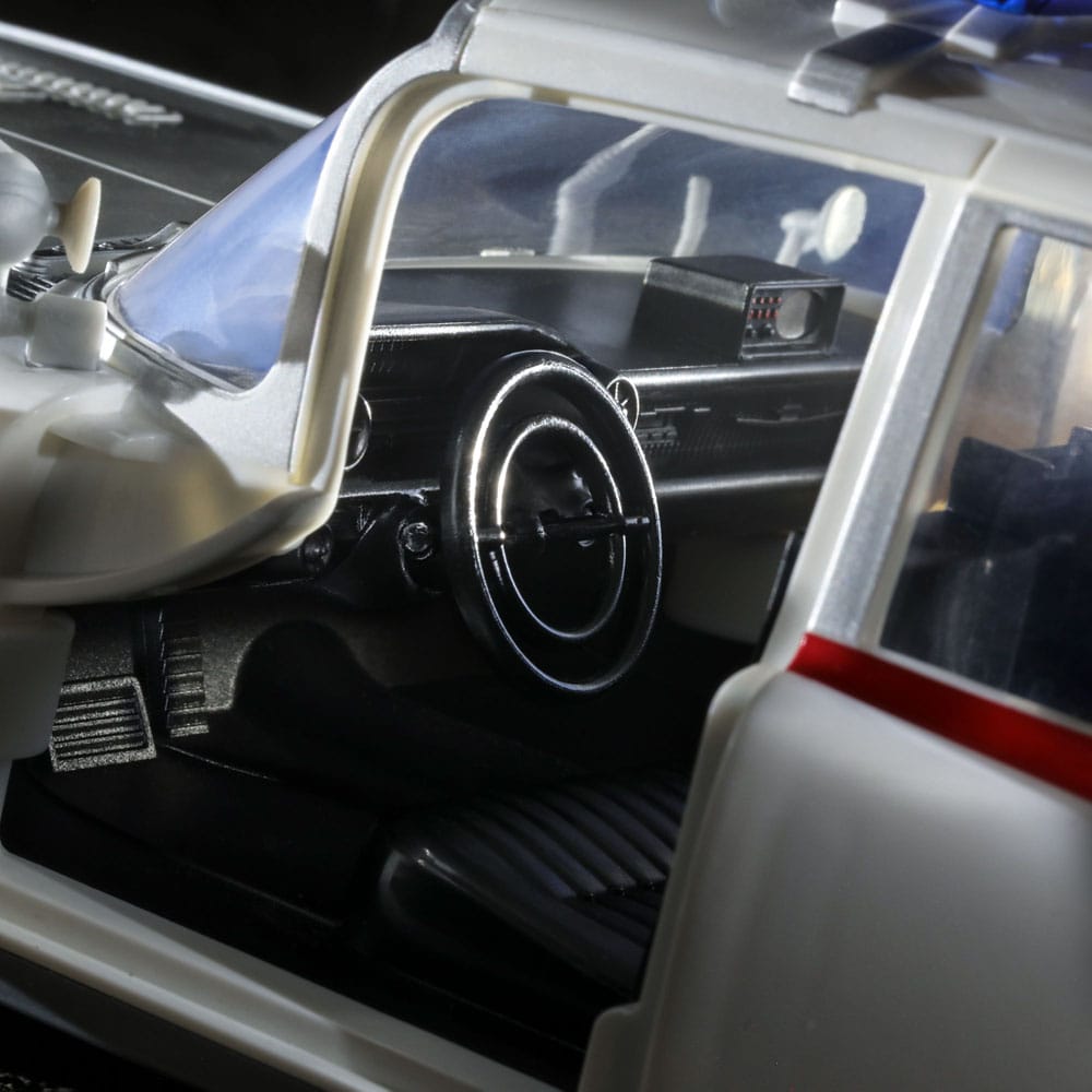Ghostbusters Plasma Series Fahrzeug 1/18 Ecto-1 (1984) - Versand: 5-7 Tage nach Bestellung