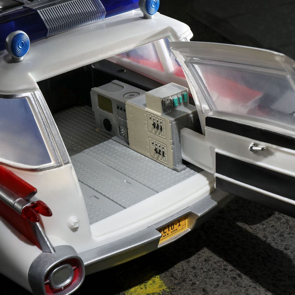 Ghostbusters Plasma Series Fahrzeug 1/18 Ecto-1 (1984) - Versand: 5-7 Tage nach Bestellung