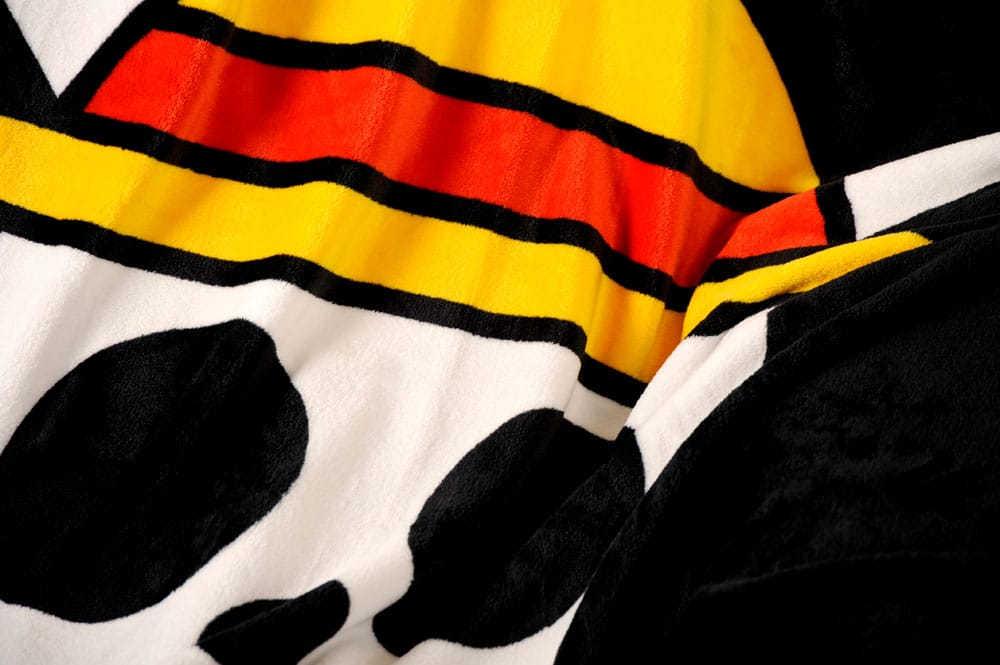 One Piece Flanell-Fleecedecke 150 x 200 cm - Versand: 5-7 Tage nach Bestellung