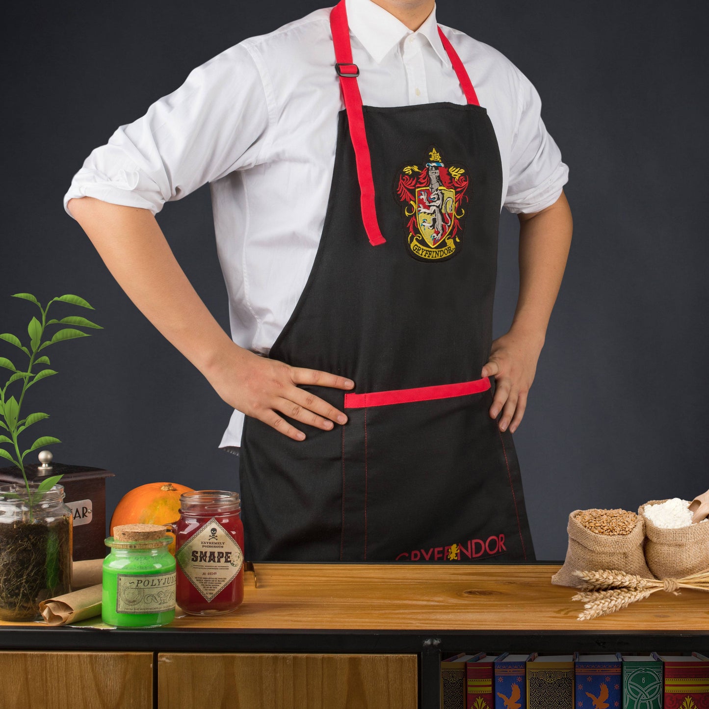 Harry Potter Kochschürze Gryffindor - Preorder - ETA: 15.09.2025