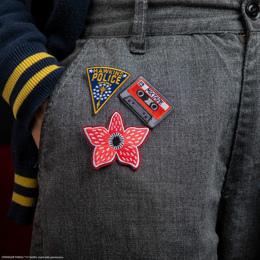 Stranger Things: Stranger Things Patches Set of 7 - Versand: 5-7 Tage nach Bestellung