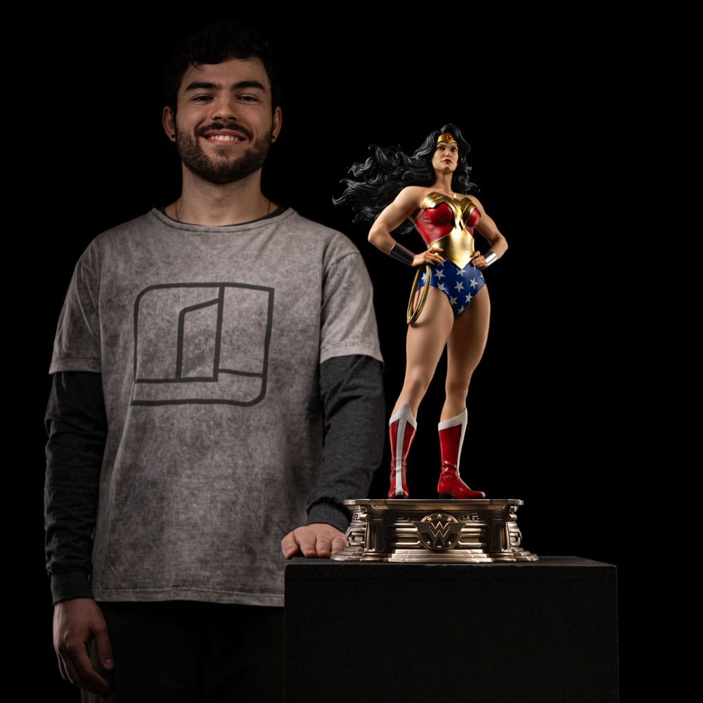 DC Comics Legacy Replica Statue 1/4 Wonder Woman 56 cm - Preorder - ETA: 31.12.2025