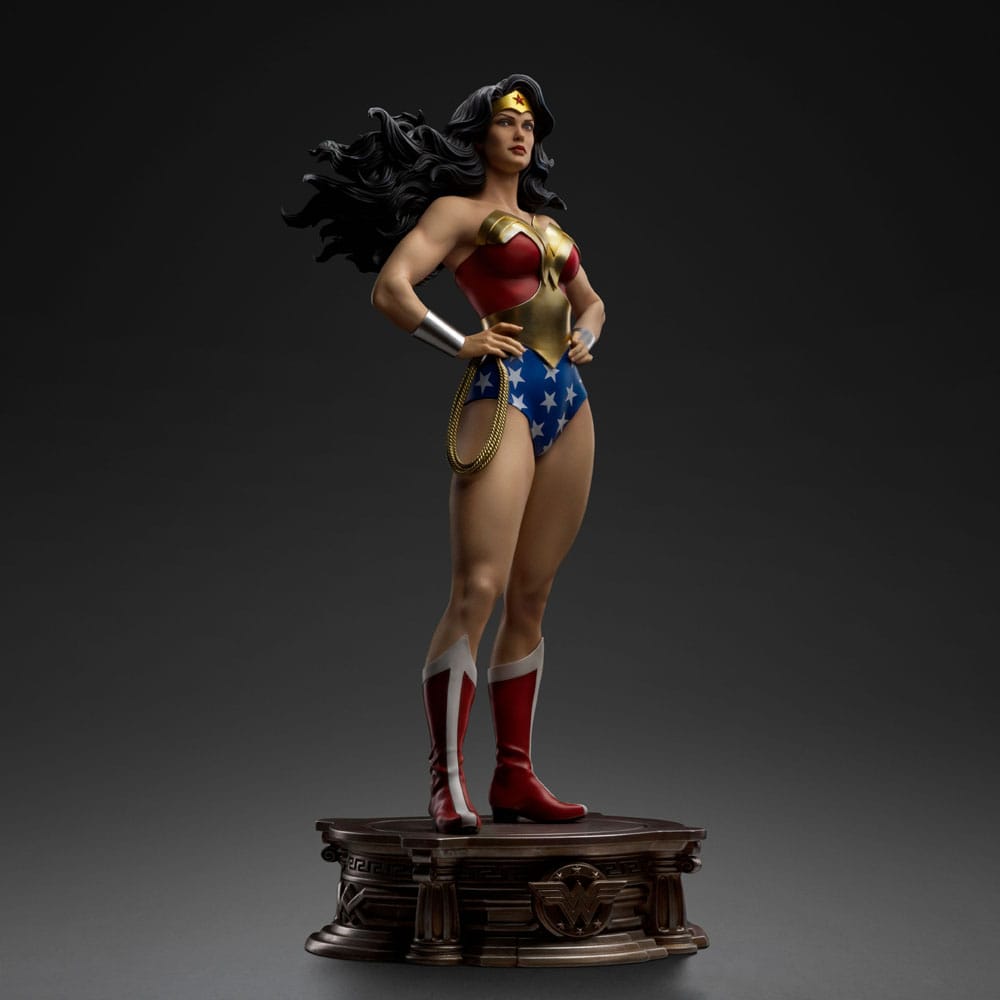 DC Comics Legacy Replica Statue 1/4 Wonder Woman 56 cm - Preorder - ETA: 31.12.2025