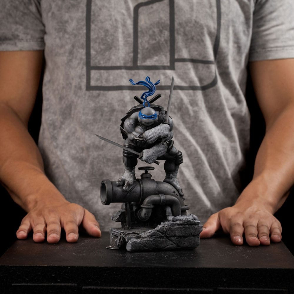 Teenage Mutant Ninja Turtles Art Scale Statue 1/10 Leonardo Black and White Variant 26 cm heo exclusive - Preorder - ETA: 25.12.2025
