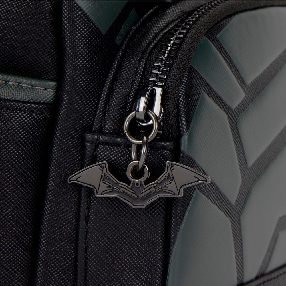 DC Comics by Loungefly Rucksack Batman Cosplay - Versand: 5-7 Tage nach Bestellung