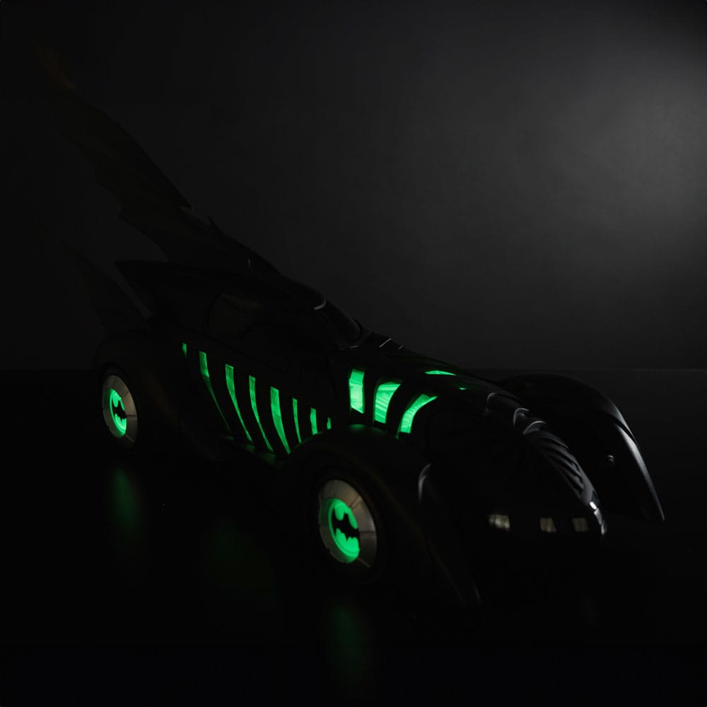 Batman Forever DC Multiverse Fahrzeug Batmobile Glow in the Dark Edition (Gold Label) 79 cm - sofort verfügbar