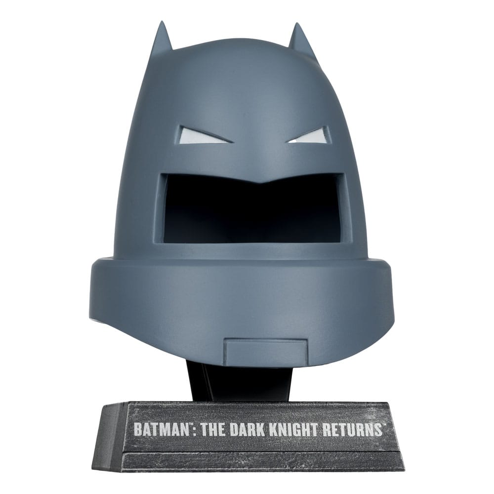Batman DC Direct Mini-Replik 1/3 Gepanzerte Batman Maske (Dark Knight Returns) 18 cm - Versand: 5-7 Tage nach Bestellung