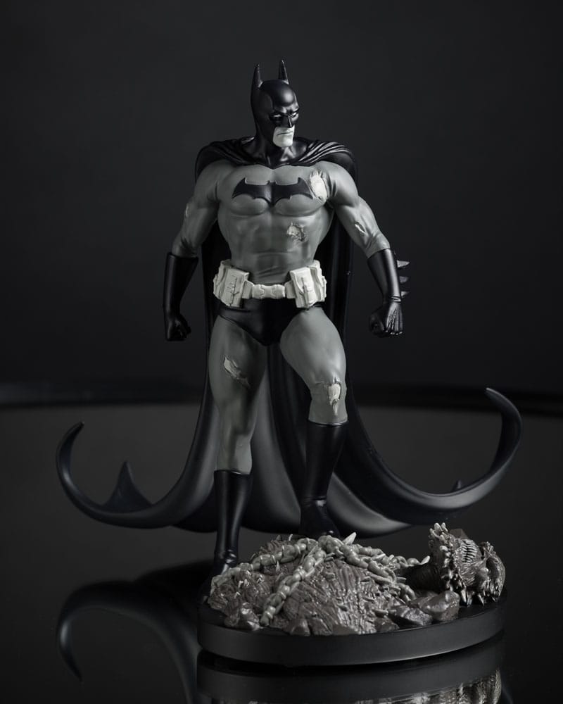 DC Direct Statue 1/10 Batman by Bjorn Barends (Black White) 18 cm - Versand: 5-7 Tage nach Bestellung