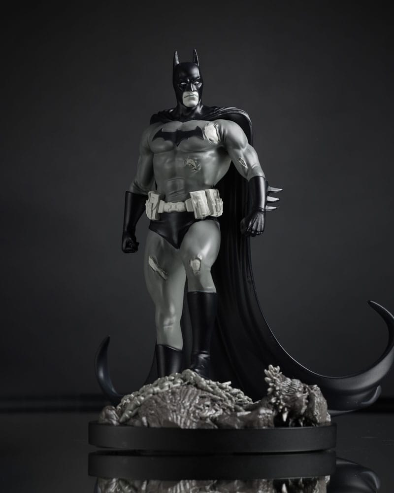 DC Direct Statue 1/10 Batman by Bjorn Barends (Black White) 18 cm - Versand: 5-7 Tage nach Bestellung