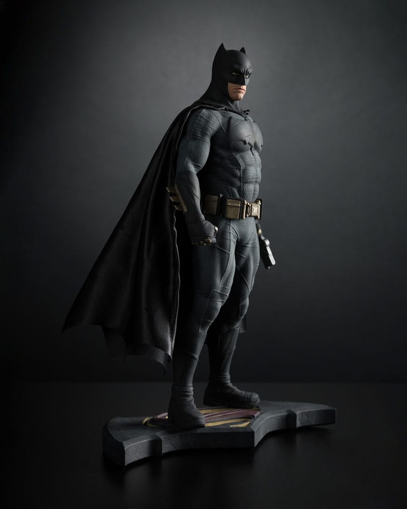 Batman v Superman: Dawn of Justice Statue 1/6 Batman 32 cm - Versand: 5-7 Tage nach Bestellung