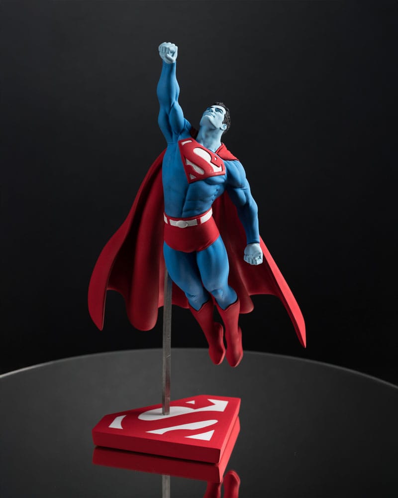 DC Direct Statue 1/10 Superman Red and Blue: Superman by Gary Frank Limited Edition 26 cm - Versand: 5-7 Tage nach Bestellung