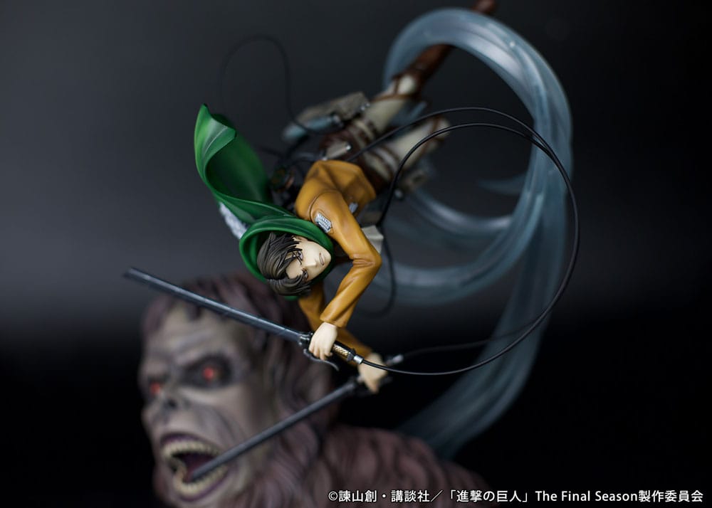 Attack on Titan PVC Statue 1/7 Levi vs Beast Titan Ver. 28 cm - Preorder - ETA: 25.11.2025