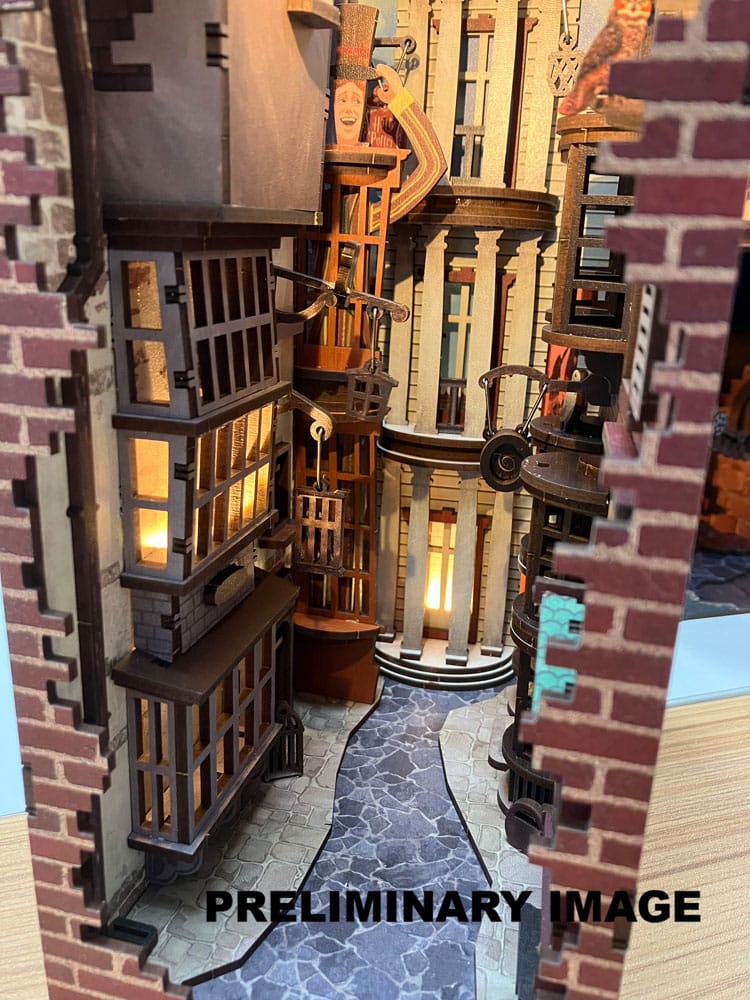 Harry Potter Tiny Adventures Book Nook Mini-Diorama Winkelgasse 23 cm - Preorder - ETA: 01.11.2025