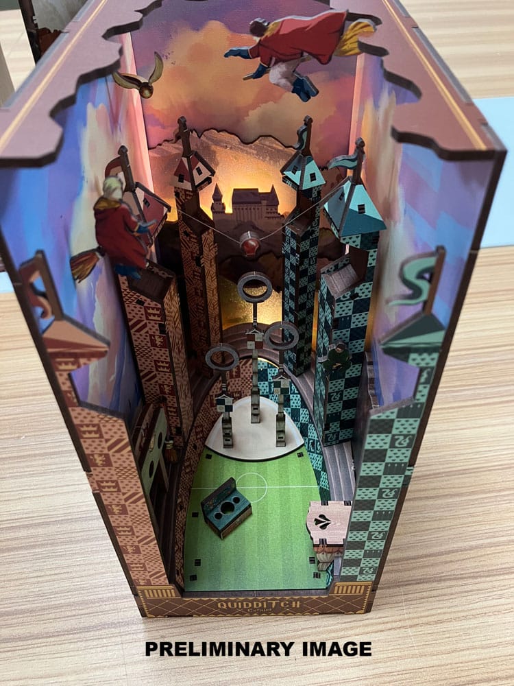 Harry Potter Tiny Adventures Book Nook Mini-Diorama Quidditchfeld 23 cm - Versand: 5-7 Tage nach Bestellung