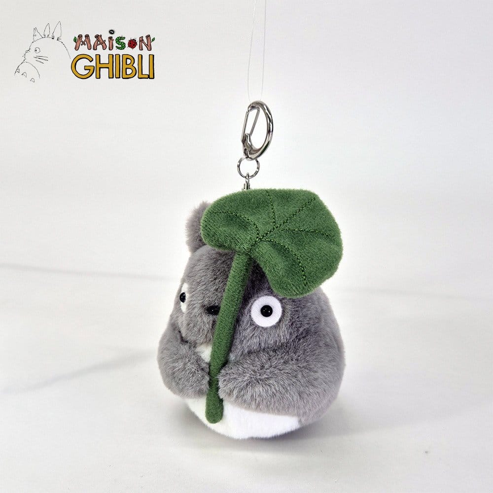 Mein Nachbar Totoro Nakayoshi Schlüsselanhänger Big Totoro with leaf - Preorder - ETA: 25.11.2026