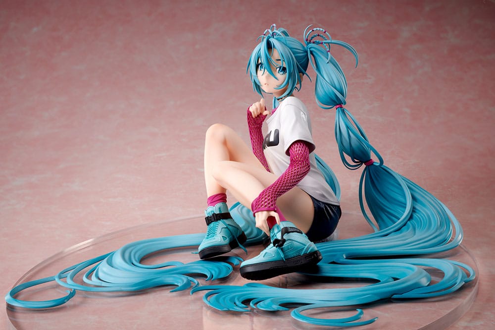 Hatsune Miku Statue 1/4 Yoneyama Mai The Latest Street Style "Cute" 17 cm - Preorder - ETA: 07.11.2025