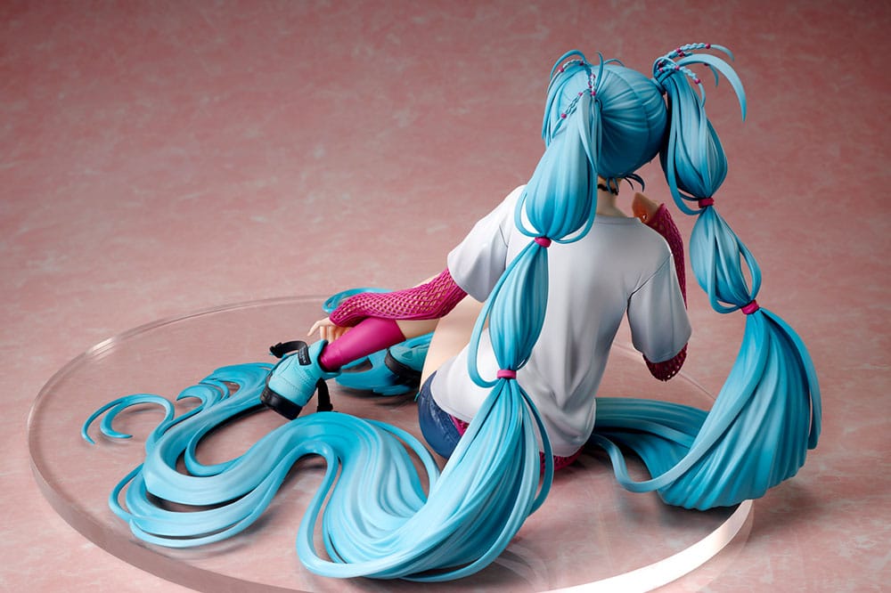 Hatsune Miku Statue 1/4 Yoneyama Mai The Latest Street Style "Cute" 17 cm - Preorder - ETA: 07.11.2025