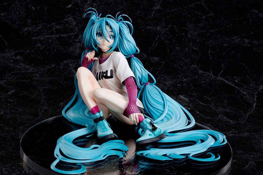Hatsune Miku Statue 1/4 Yoneyama Mai The Latest Street Style "Cute" Limited Edition 17 cm - Preorder - ETA: 07.11.2025
