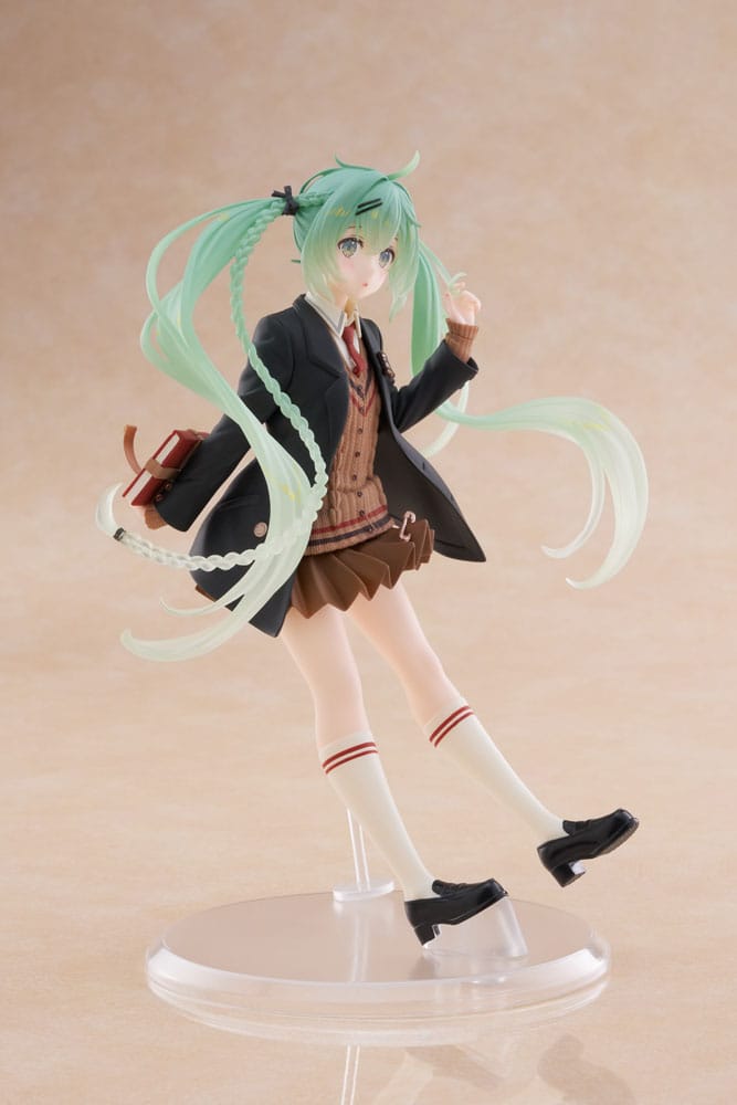 Hatsune Miku PVC Statue Hatsune Miku Fashion Preppy Ver. 18 cm - Preorder - ETA: 18.09.2025