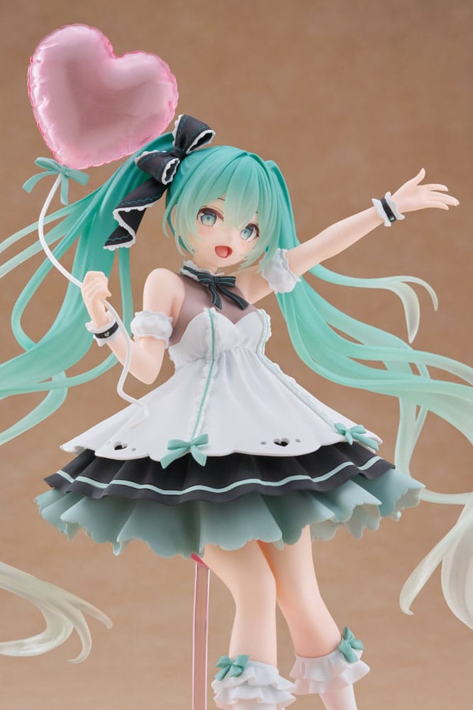 Hatsune Miku AMP+ PVC Statue Hatsune Miku Birthday 2025 Party Ver. 21 cm - Preorder - ETA: 25.10.2025