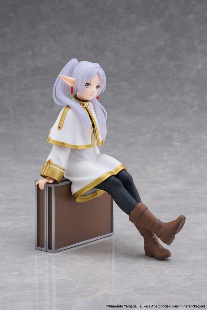 Frieren: Beyond Journey's End PVC Figur Desktop Cute Frieren (Trunk Case Ver.) Reissue 13 cm - Preorder - ETA: 23.10.2026
