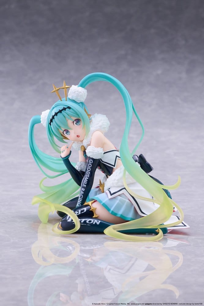 Hatsune Miku Taito Kuji PVC Figur Racing Miku 2018 Ver. Round 8 13 cm - Preorder - ETA: 25.02.2027