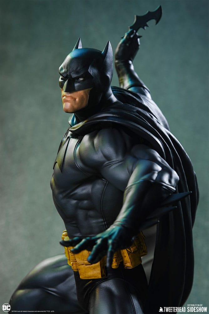 DC Comics Maquette 1/6 Batman (Black and Gray Edition) 50 cm - Versand: 5-7 Tage nach Bestellung