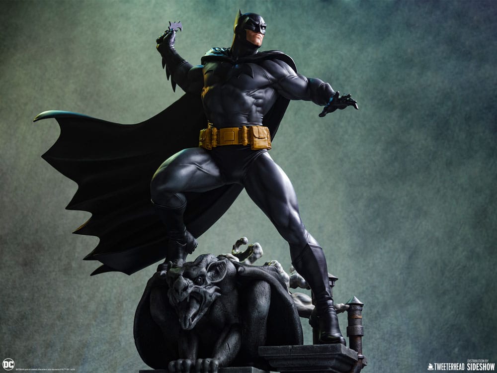 DC Comics Maquette 1/6 Batman (Black and Gray Edition) 50 cm - Versand: 5-7 Tage nach Bestellung