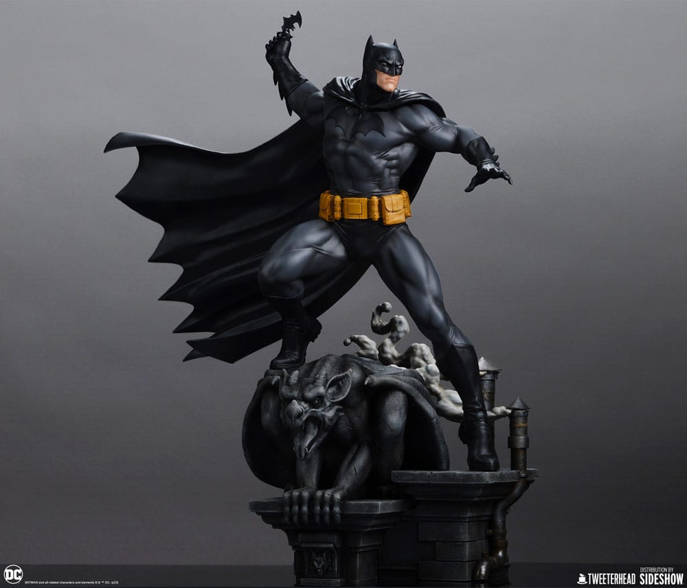 DC Comics Maquette 1/6 Batman (Black and Gray Edition) 50 cm - Versand: 5-7 Tage nach Bestellung