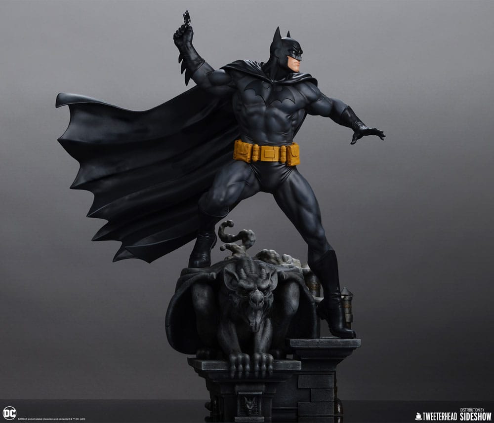 DC Comics Maquette 1/6 Batman (Black and Gray Edition) 50 cm - Versand: 5-7 Tage nach Bestellung