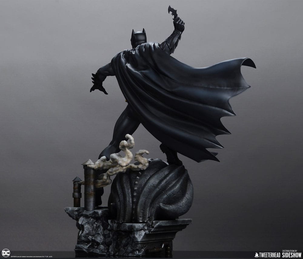DC Comics Maquette 1/6 Batman (Black and Gray Edition) 50 cm - Versand: 5-7 Tage nach Bestellung