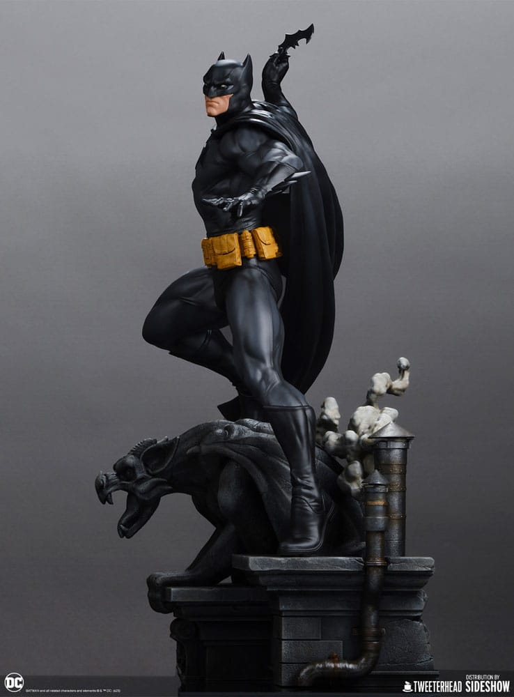 DC Comics Maquette 1/6 Batman (Black and Gray Edition) 50 cm - Versand: 5-7 Tage nach Bestellung