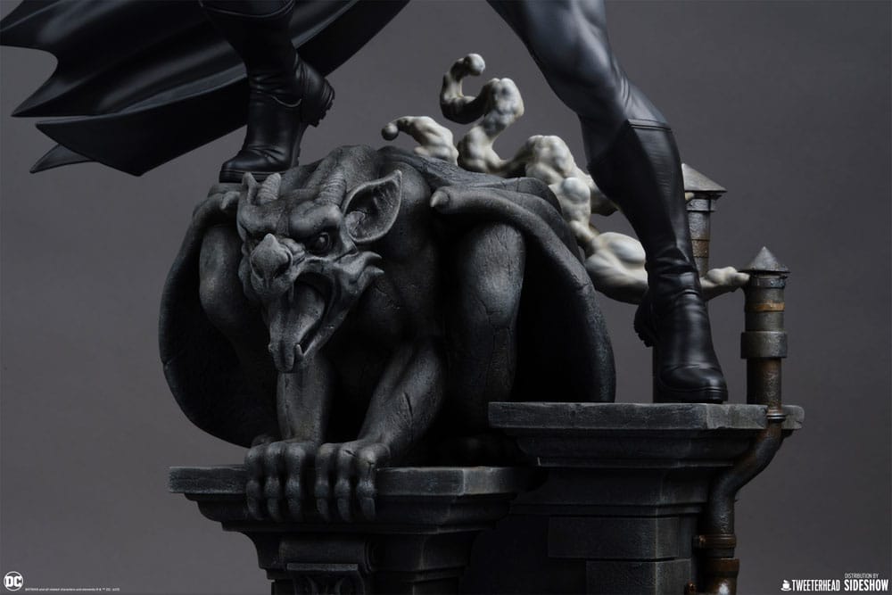 DC Comics Maquette 1/6 Batman (Black and Gray Edition) 50 cm - Versand: 5-7 Tage nach Bestellung