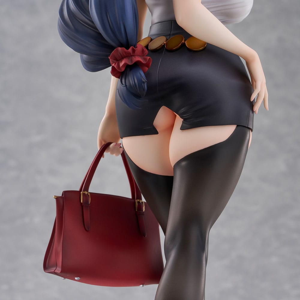 Original Character PVC Statue Yoshio Illustration "OL" 29 cm - Preorder - ETA: 30.11.2025