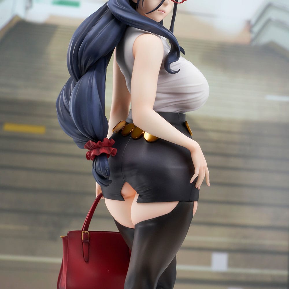 Original Character PVC Statue Yoshio Illustration "OL" 29 cm - Preorder - ETA: 30.11.2025