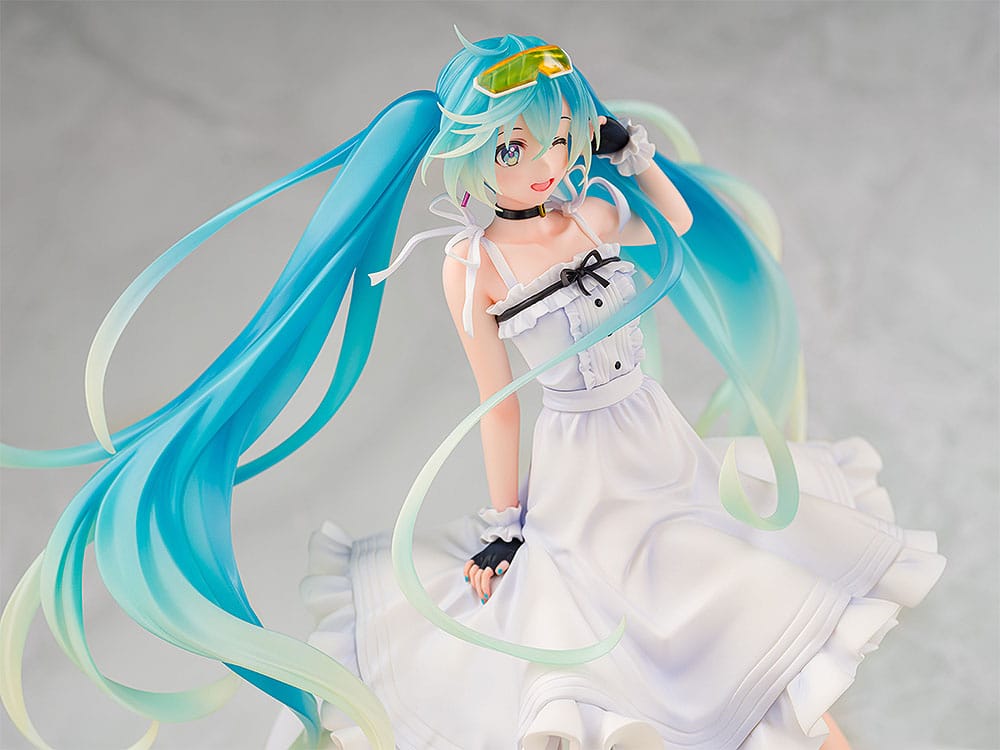Hatsune Miku GT Project Original PVC Statue 1/7 Vacation Style Ver. 24 cm - Preorder - ETA: 25.12.2025