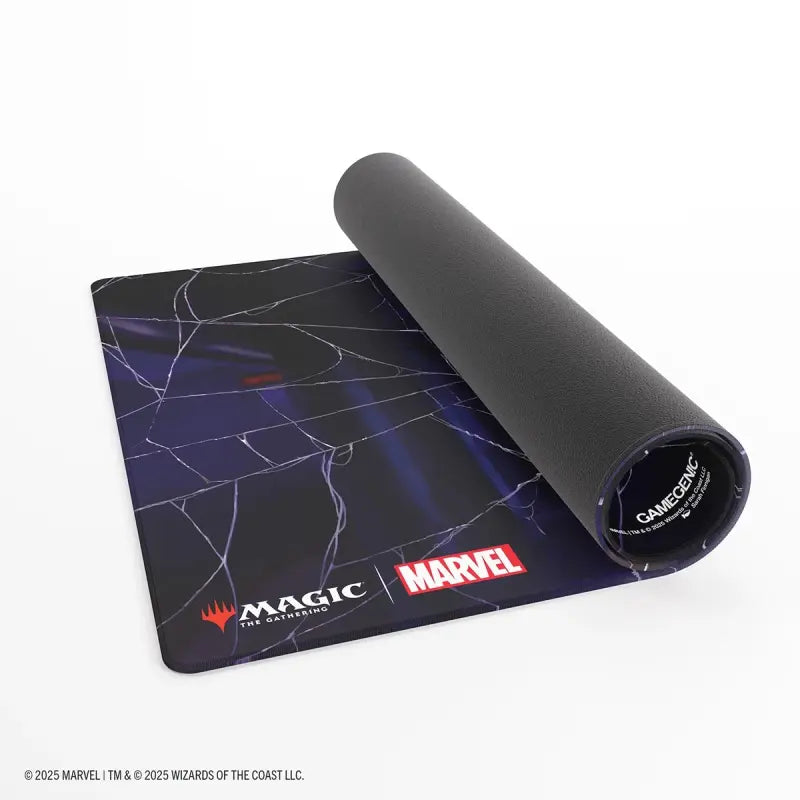 Gamegenic: Magic: The Gathering - Marvel's Spider-Man Shiny Playmat - Spider-Man Swamp (Spielmatte) - sofort lieferbar