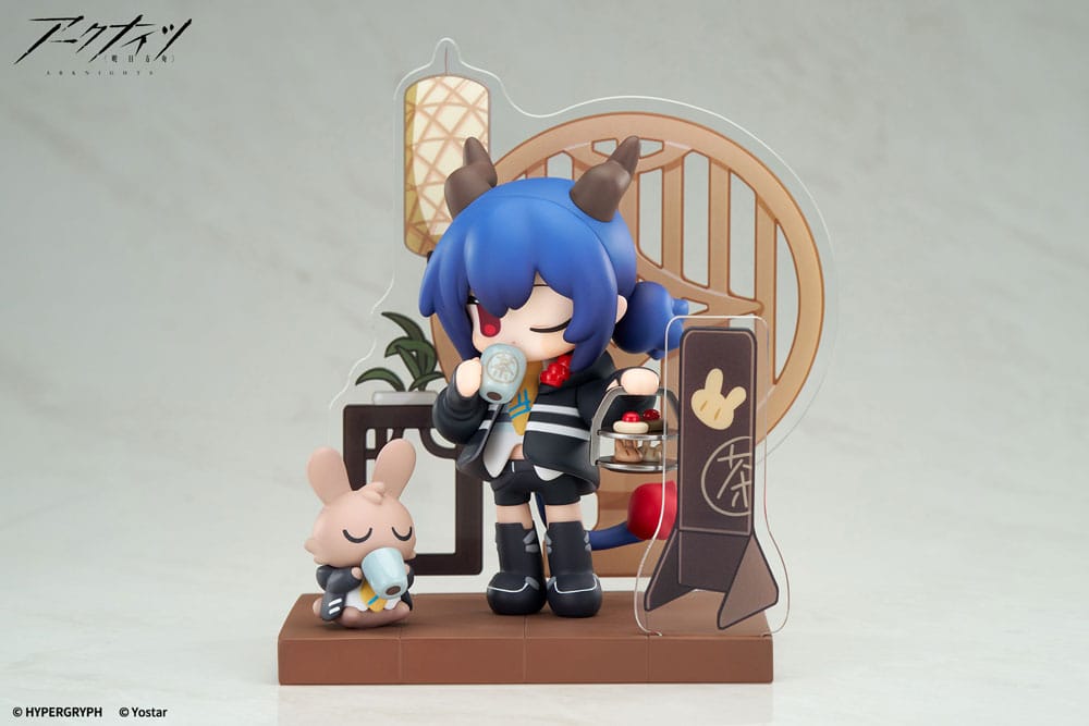 Arknights Would You Like A Dessert? Mini Series PVC Statue Ch'en 11 cm    - Preorder - ETA: 25.10.2026