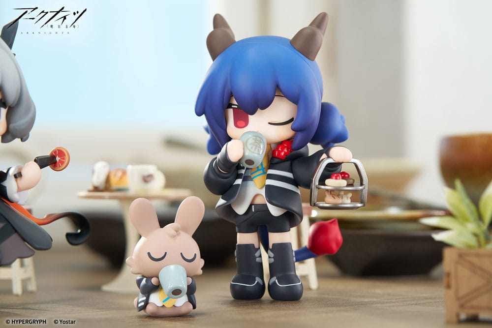Arknights Would You Like A Dessert? Mini Series PVC Statue Ch'en 11 cm    - Preorder - ETA: 25.10.2026
