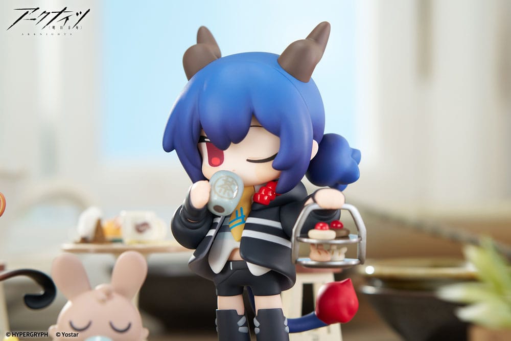Arknights Would You Like A Dessert? Mini Series PVC Statue Ch'en 11 cm    - Preorder - ETA: 25.10.2026