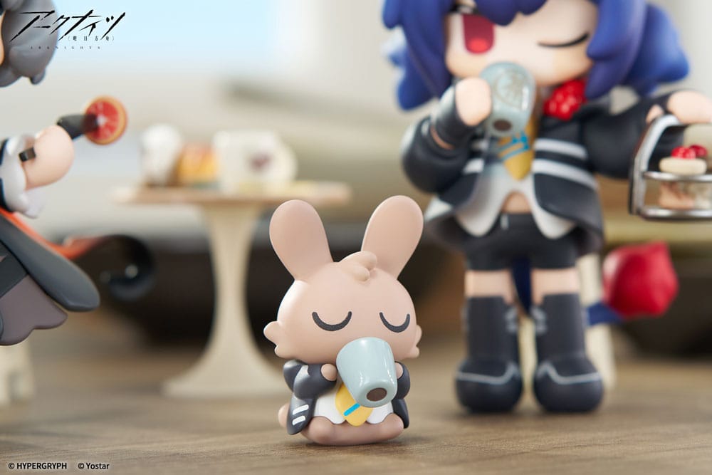 Arknights Would You Like A Dessert? Mini Series PVC Statue Ch'en 11 cm    - Preorder - ETA: 25.10.2026